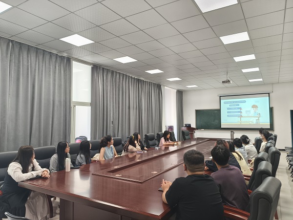 数学与信息科学学院召开本科、研究生新生民族宗教政策法规知识学习主题班会